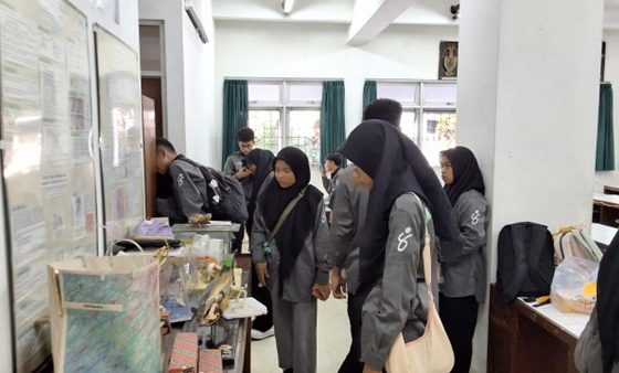 Madrasah Aliyah Sayang Ibu NTB Kunjungi Laboratorium Struktur dan Perkembangan Hewan Fakultas Biologi, UGM