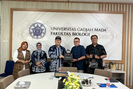 Strengthening Alumni Ties: Genza Education Collaborates with UGM Biology Faculty for Education and Lustrum XIV