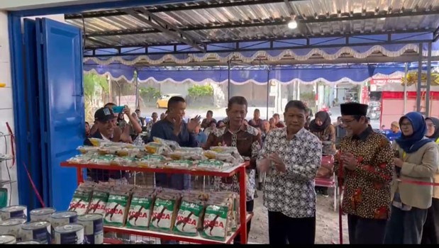 Membangun Sinergi Program Desa Mitra Wedomartani-Fakultas Biologi UGM Melalui Pembukaan Toko Pertanian dan Pakan Ternak BUMKal Wedo Sembodo