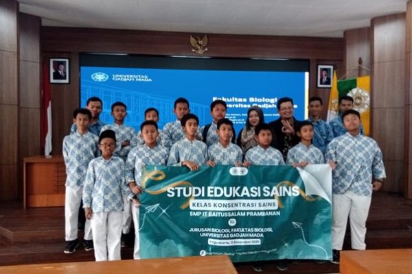 Edukasi Sains bagi SMP IT Baitussalam 2025 2