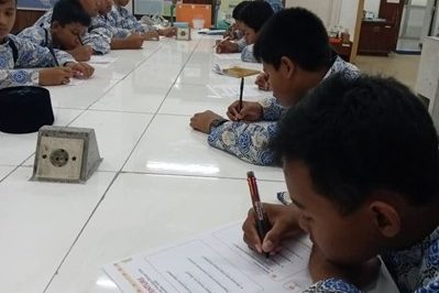 Edukasi Sains bagi SMP IT Baitussalam 2025 6