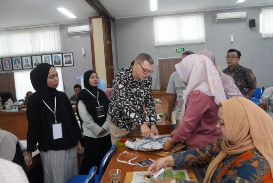 Preserving Indonesia’s Spice Heritage: INUCoST Team of the Faculty of Biology UGM Holds Herbarium-Making Workshop with Leiden Experts and Industry Practitioners