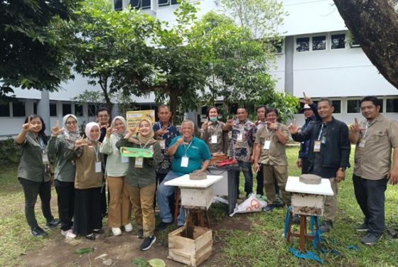 Laboratorium Entomologi Fakultas Biologi UGM Selenggarakan Pelatihan Teknis Budidaya Lebah Madu