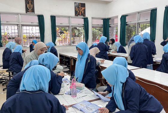 Kegiatan Outing Class Pembelajaran Histologi dan Anatomi Hewan Siswa SMPIT Muhammadiyah An Najah Klaten ke Fakultas Biologi UGM