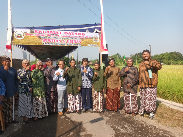 PkM Desa Mitra di Sinduadi 2026: Fakultas Biologi berpartisipasi dalam tradisi budaya “Wiwitan” Tani Gapoktan Sinduadi dalam mengupayakan Pertanian Berkelanjutan dan Semakin Maju