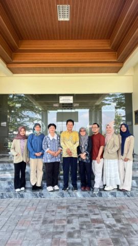 Atasi Kekurangan Ruang Terbuka Hijau, Tim Pengabdian Kepada Masyarakat Fakultas Biologi UGM Dorong Pemukiman Berkelanjutan Berbasis Tanaman Legum di Kalurahan Purwomartani, Sleman, Yogyakarta