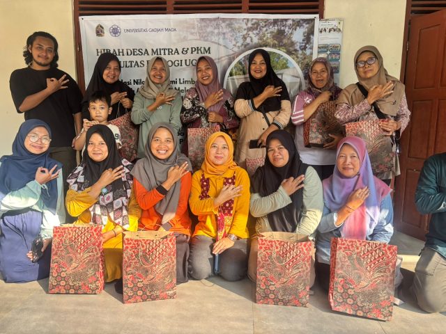 Chrysanthemum Hard Candy Production and Plant Pest Management Training in Kedungpoh