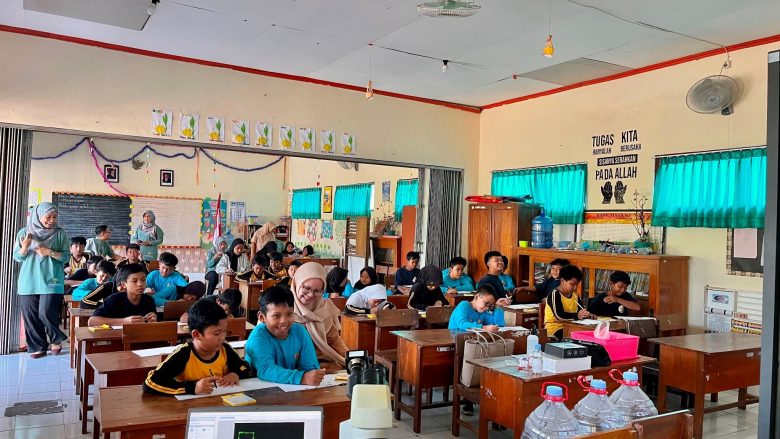 PKM Desa Mitra 2026 Fakultas Biologi UGM Perkenalkan Keanekaragaman Ikan dan Mikroalga kepada Siswa SD Negeri Kiyaran 1, Kalurahan Wukirsari, Kapanewon Cangkringan Kabupaten Sleman untuk Mendukung Pendidikan Berkualitas (SDG 4)