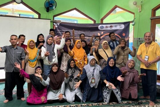 Sosialisasi Kedua Hibah BIMA Kemdiktisaintek 2026 Skema PkM: Tim Biologi UGM Berikan Edukasi Pencegahan Penyakit pada Ternak Ayam dan Demonstrasi Penggunaan Mesin Tetas Dual Input