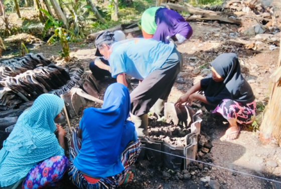 Fakultas Biologi UGM Inisiasi “Kampung Herbal” Bersama KWT Kampung Satwa