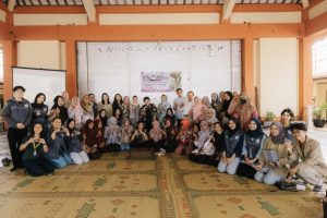 Tim PkM Fakultas Biologi UGM dan KKN-PPM UGM Dorong Diversifikasi Pangan Fungsional Berbasis Padi Hitam Melalui Pembuatan Onigiri dan Kimbab di Kalurahan Wedomartani