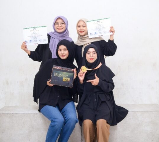 Angkat Gembili sebagai Potensi Pangan Lokal, Tim Mahasiswa Biologi UGM Raih Gold Medal pada Indonesia International Invention Expo 2026