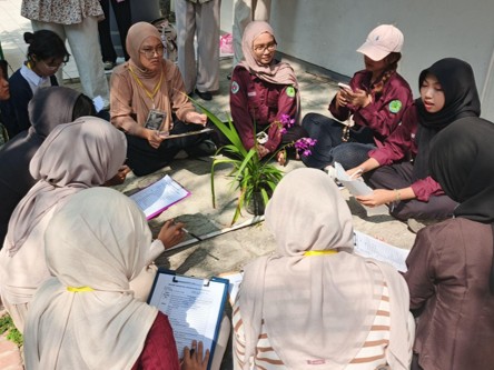Bridging Theory and Practice: Peningkatan Pengetahuan dan Keterampilan Dasar Anggrek melalui Kelas Penelitian BiOSC