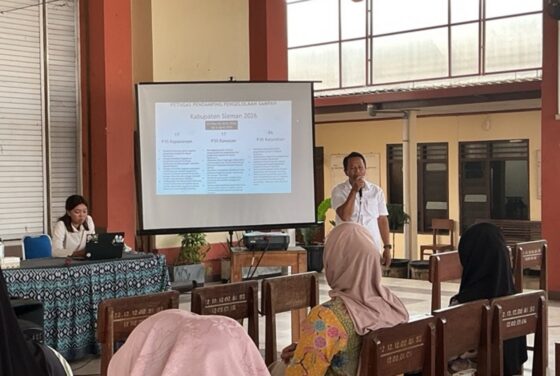 Fakultas Biologi UGM Dorong Pengelolaan Sampah Anorganik melalui Inisiasi Bank Sampah di Kalurahan Wedomartani, Ngemplak, Sleman, Yogyakarta