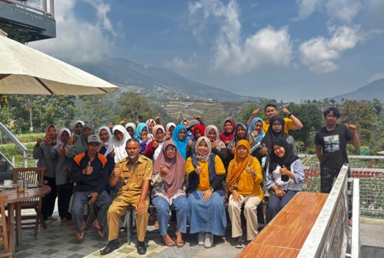 Fakultas Biologi UGM Dorong Pertanian Stroberi Berkelanjutan melalui Smart Integrated Agronomy dan Penguatan Kapasitas Petani di Banyuroto